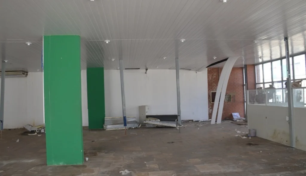 Local onde funcionou Espaço da Cidadania também está abandonado