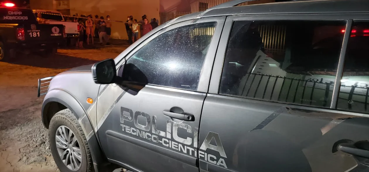 Viatura da Polícia Civil