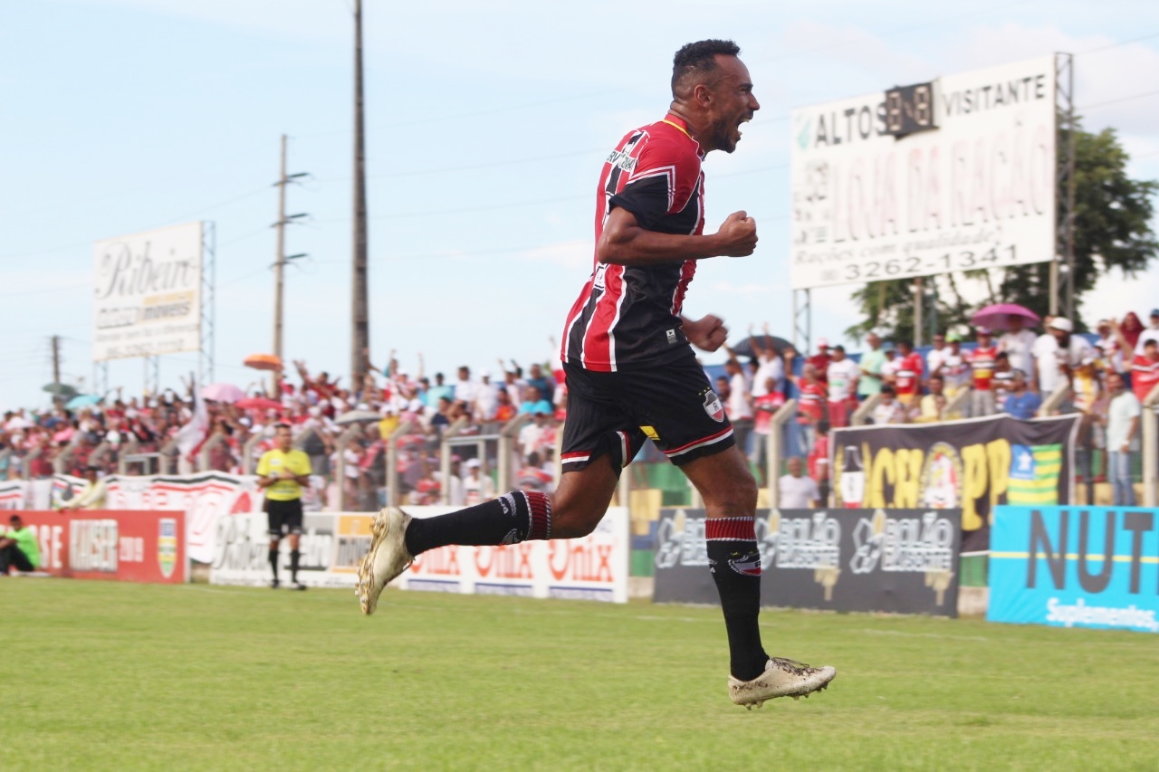 Eduardo, atacante do River