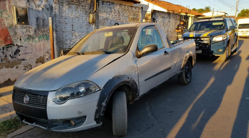 Carro recuperado pela PRF