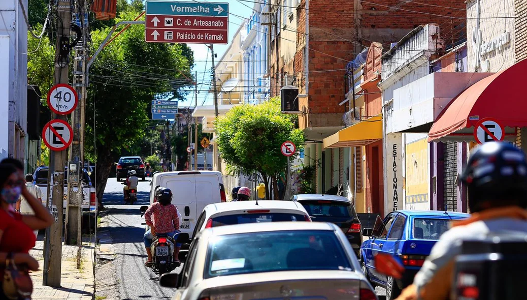 Aumento no trânsito no Centro de Teresina