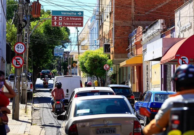 Aumento no trânsito no Centro de Teresina