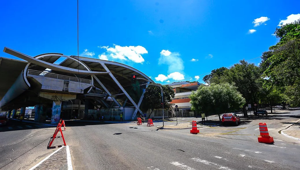 Rua Coelho Rodrigues foi interditada pela Strans 