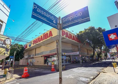 Ruas Paissandú e Simplício Mendes foram fechadas nesta segunda em Teresina