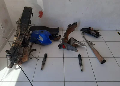 Parte do que restou da motocicleta