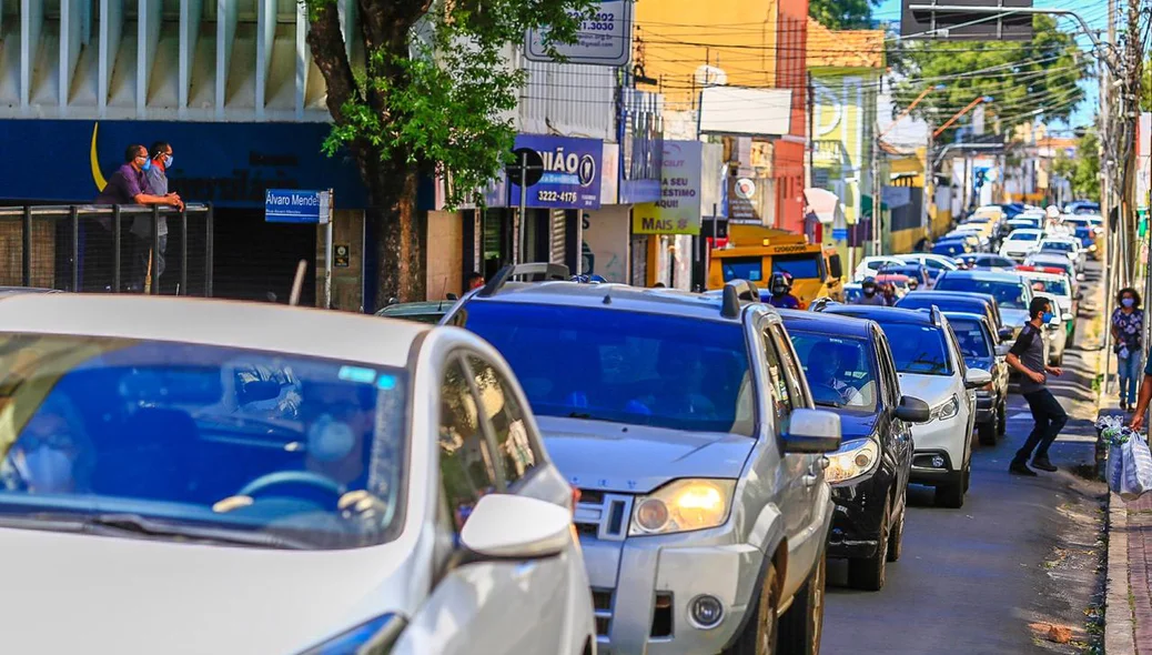 Trânsito intenso no centro de Teresina