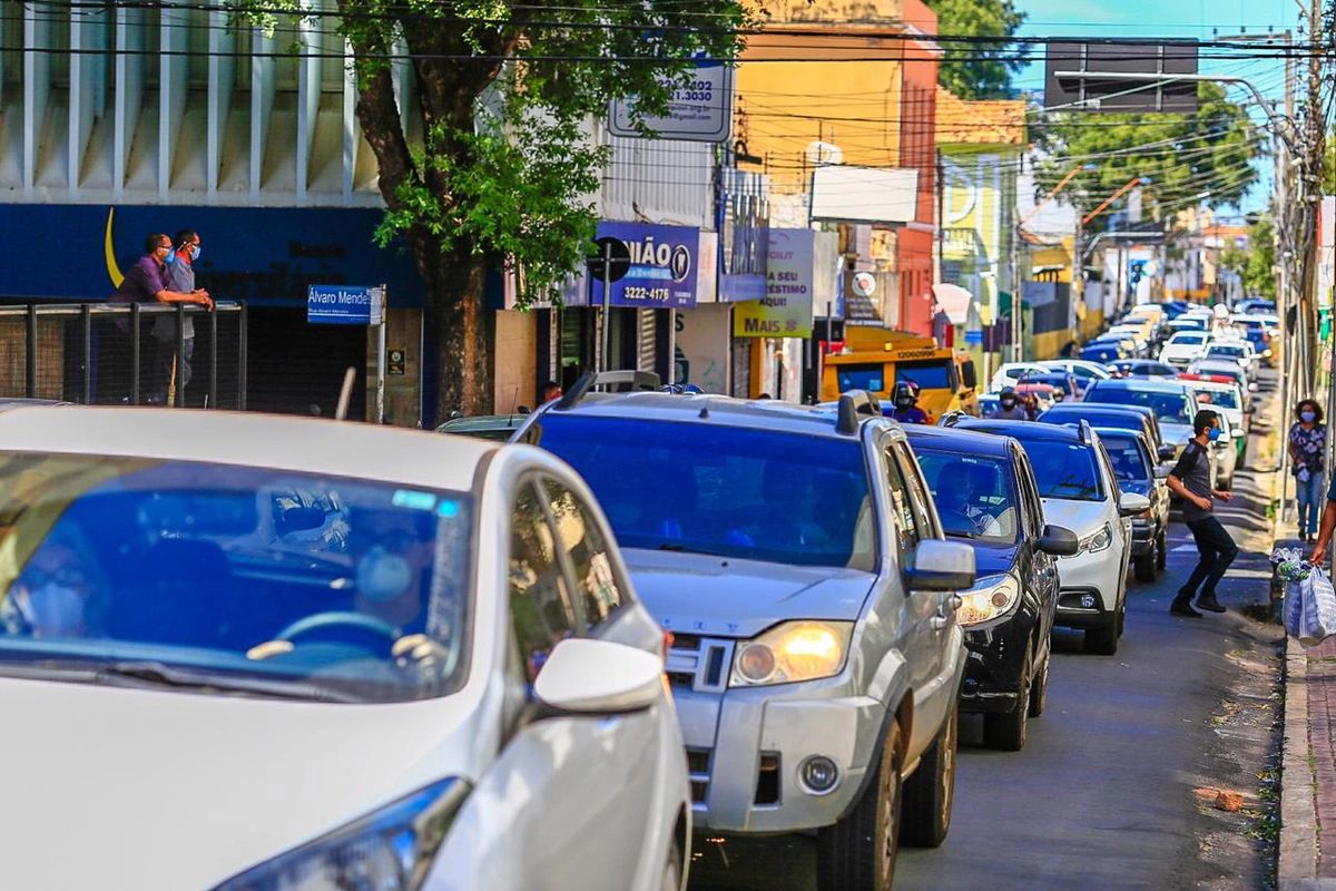Trânsito intenso no centro de Teresina