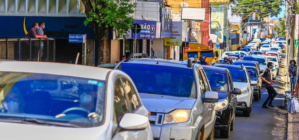Trânsito intenso no centro de Teresina