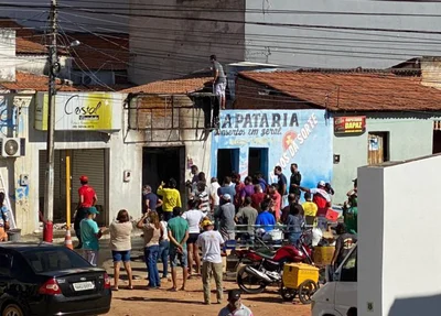 Loja de celular que foi incendiada em São Raimundo Nonato