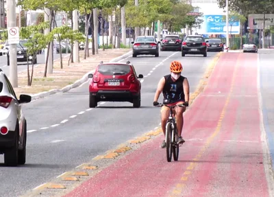 Atividade física na Avenida Raul Lopes