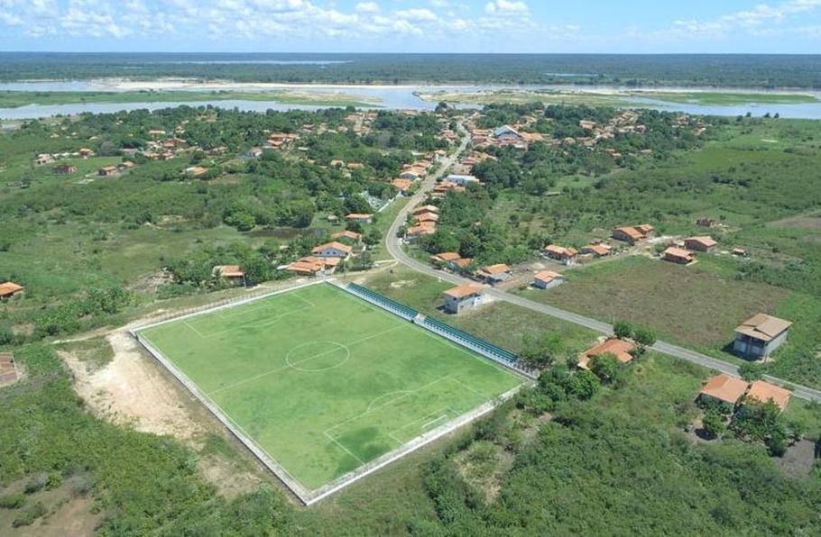 Prefeito Júnior Percy inaugura estádio de futebol na zona rural de Buriti dos Lopes