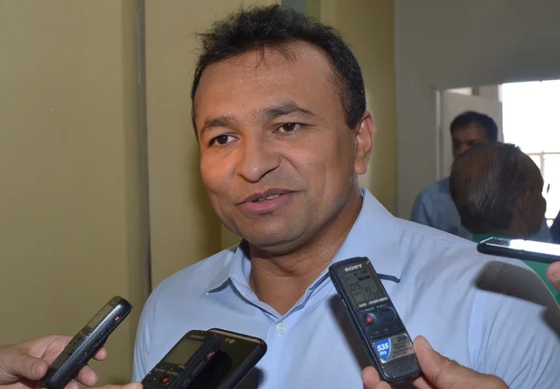 Deputado Fábio Abreu deixa de cumprir mais uma promessa em Picos