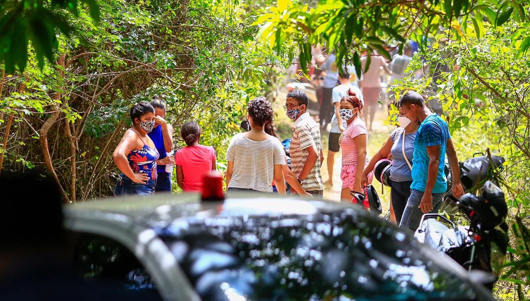 Familiares da vítima compareceram ao local