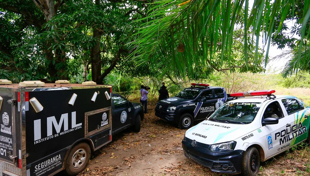 Polícia Militar, DHPP e IML no local