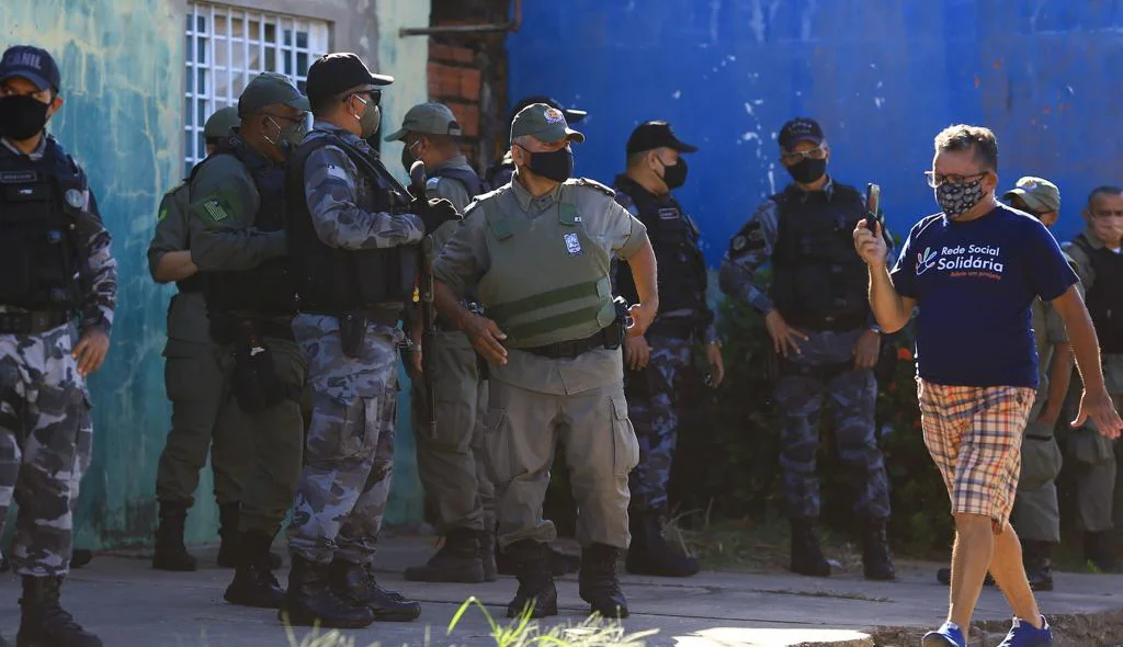 Os policiais já iniciaram diligências para localizar os acusados