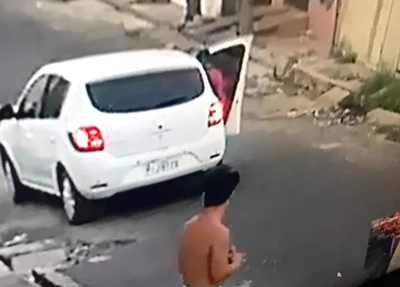 Veículo Sandero roubado no Dirceu