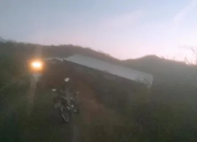 Caminhão tomba na PI 445
