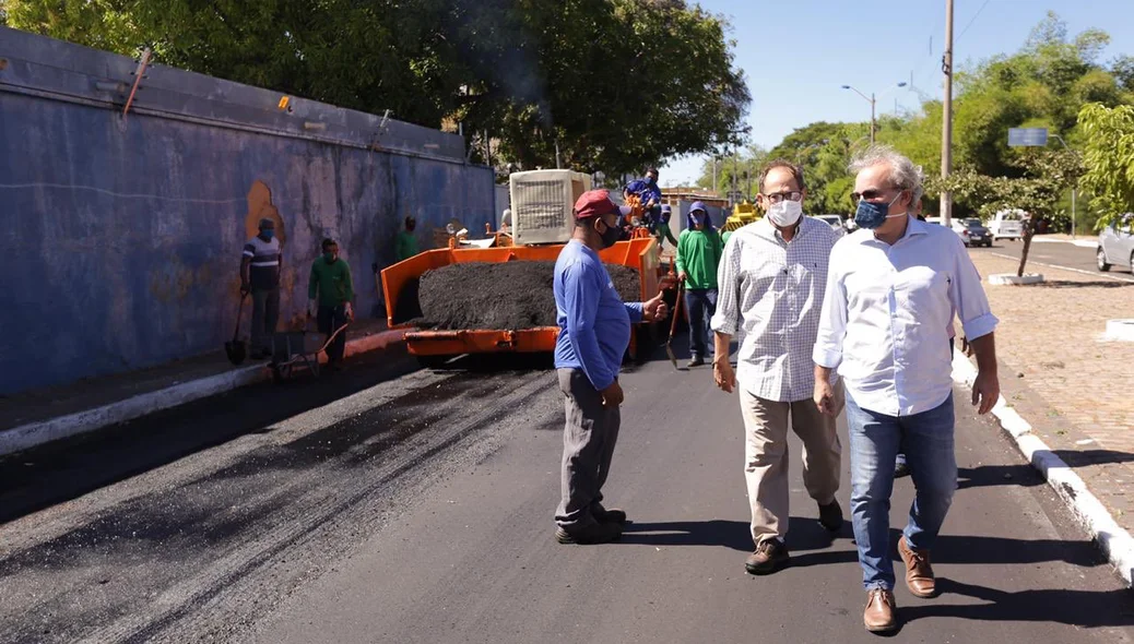 Obra do asfalto na Avenida Maranhão