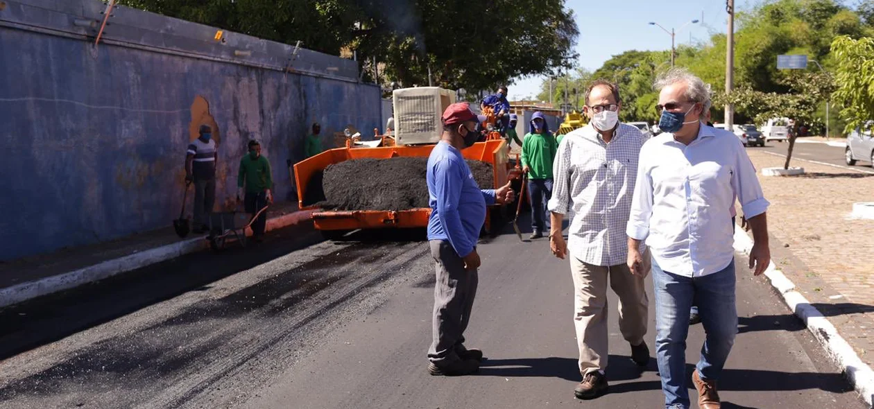 Obra do asfalto na Avenida Maranhão