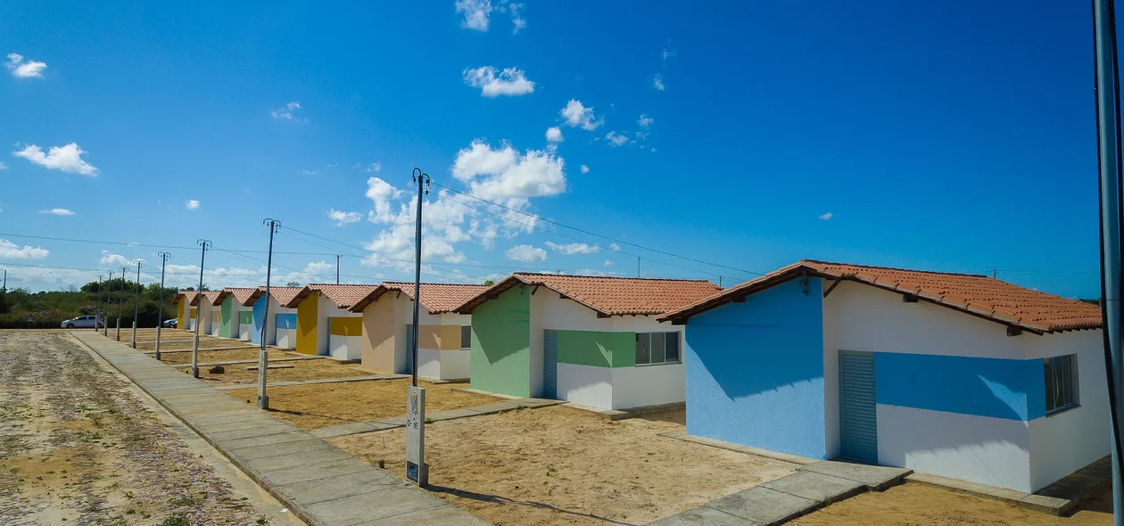 Júnior Percy entrega 100 casas em Buriti dos Lopes