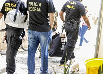 Documentos apreendidos na  3ª fase da Operação Topique na Seduc 