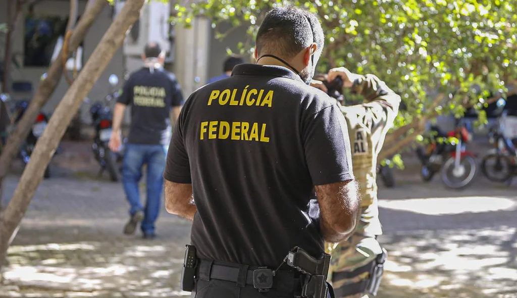 Polícia Federal  cumpre mandados na Seduc 