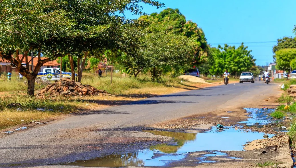 Avenida Doutor Hugo Bastos na Santa Bárbara