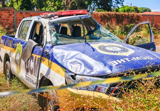 Guardas municipais capotam viatura durante perseguição na zona leste de Teresina