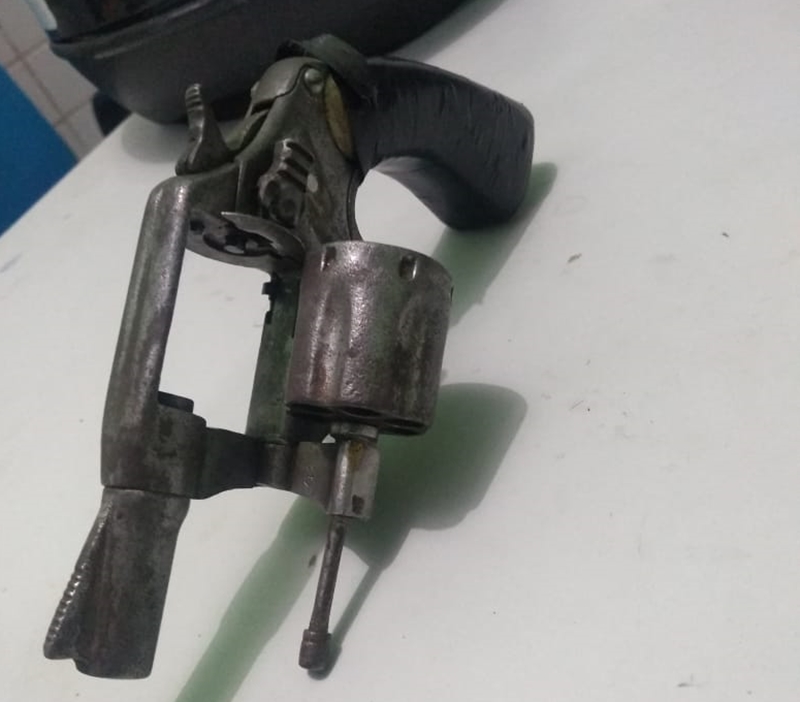Arma de fogo calibre .32 apreendida