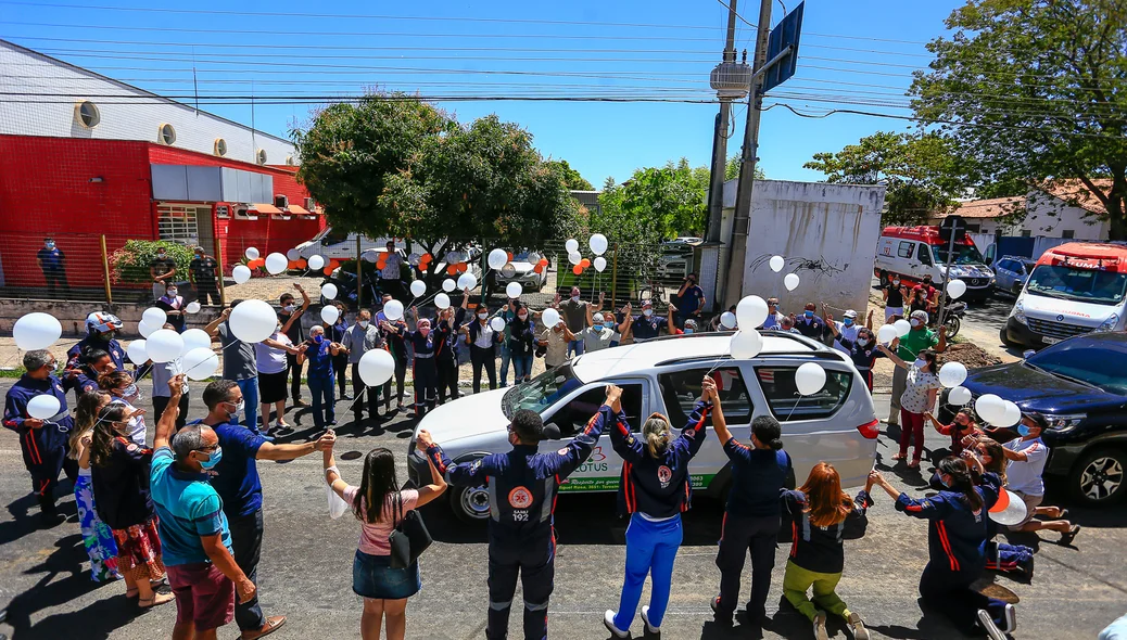 Agentes da Saúde se despedindo de José Ivaldo 