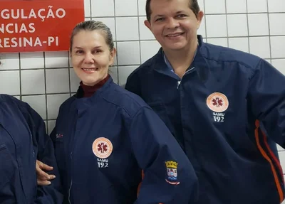 Médico José Ivaldo ao lado da médica Ana Tecla e outras profissionais do SAMU