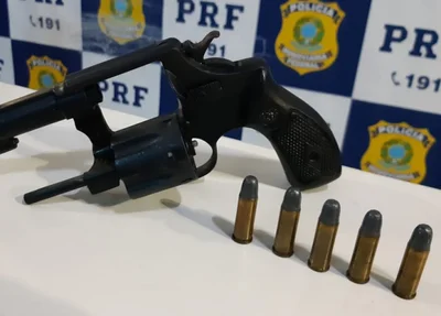 Arma apreendida pela Polícia Rodoviária Federal