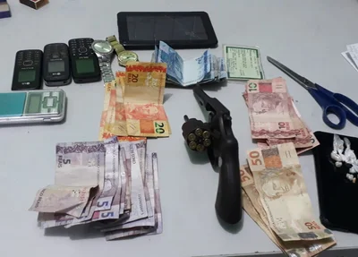 Drogas e arma apreendida pela Polícia Militar