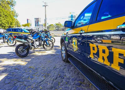 Carros e motos entregues para a Polícia Rodoviária Federal