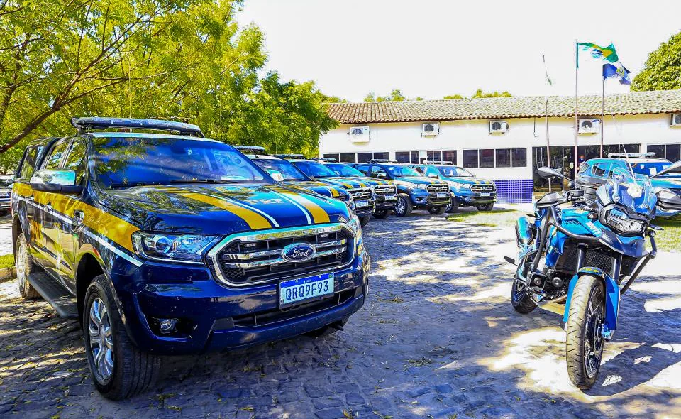 Novos carros e motos da PRF