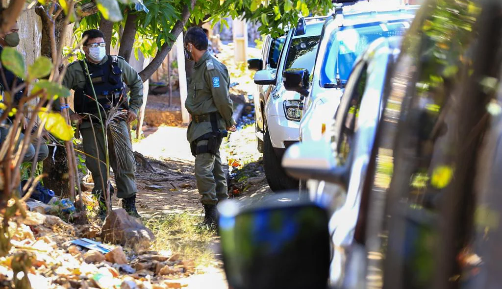 Policiais no velório do Capitão