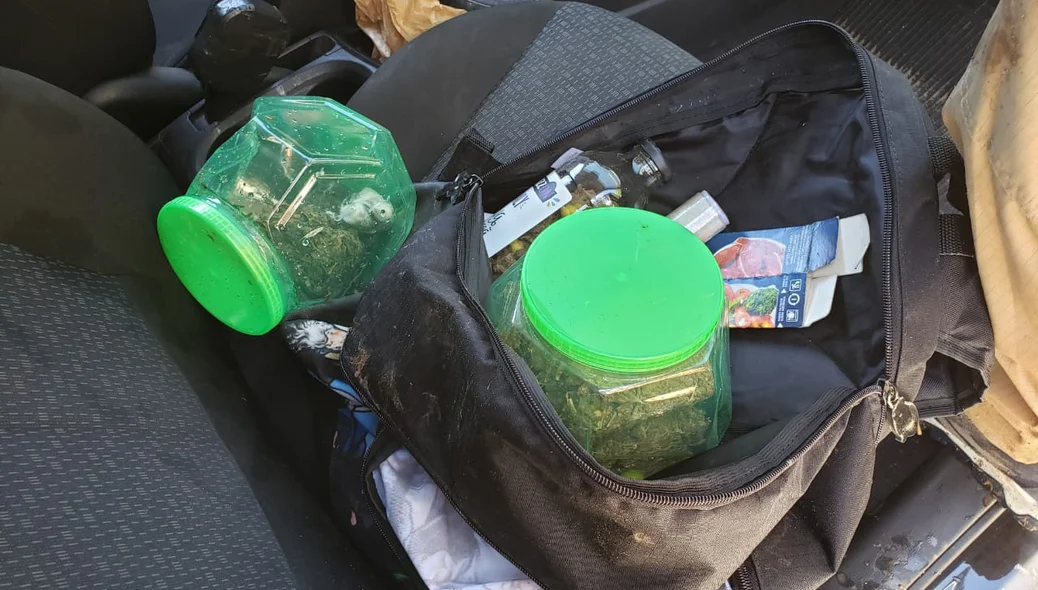Droga estava guardada na mochila, que foi recuperada pela DEPRE