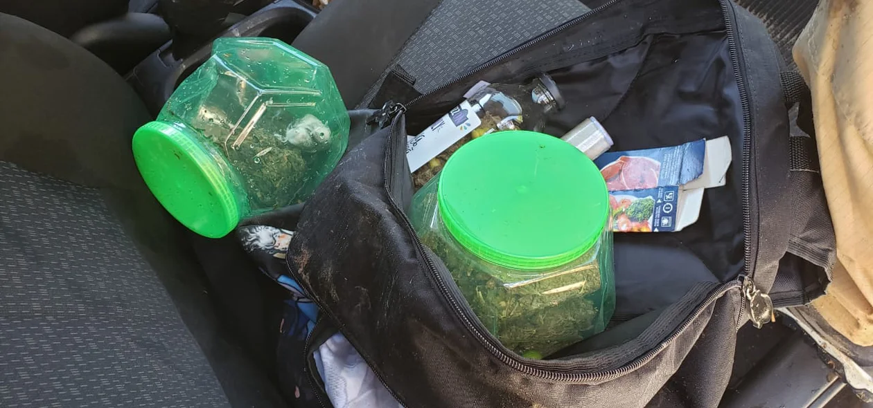 Droga estava guardada na mochila, que foi recuperada pela DEPRE