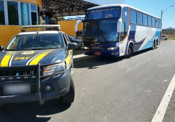 Ônibus apreendido pela PRF