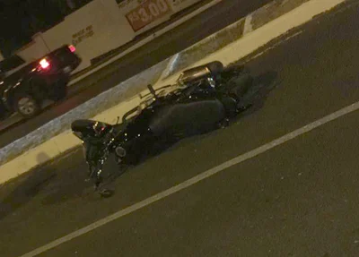 Homem de 31 anos morre após colidir moto em árvore na Dom Severino