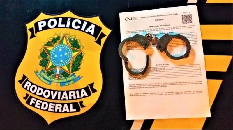 Cumprimento de mandado de prisão pela PRF