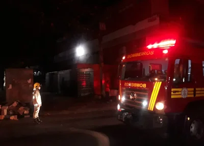 Incêndio atinge box do Shopping da Cidade no centro de Teresina