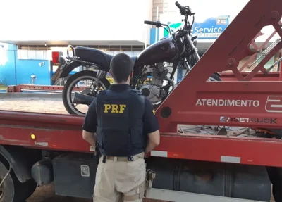 Motocicleta é apreendida com registro de roubo/furto em Floriano
