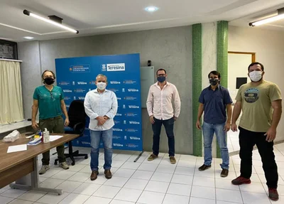Reunião entre Firmino e representantes das academis