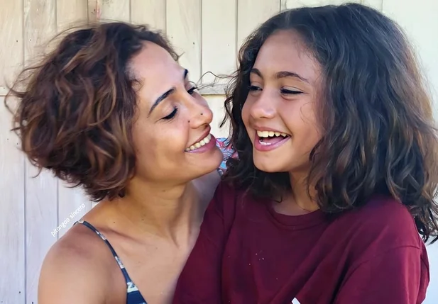 Camila Pitanga e a filha Antônia