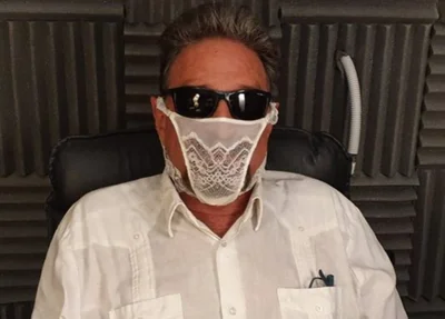 Milionário John McAfee