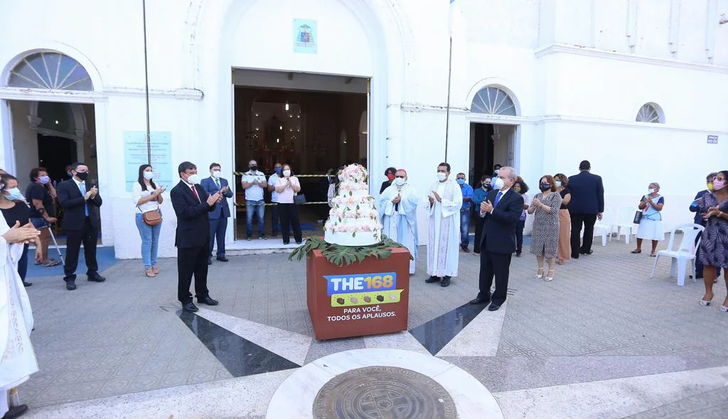Bolo em homenagem a Teresina