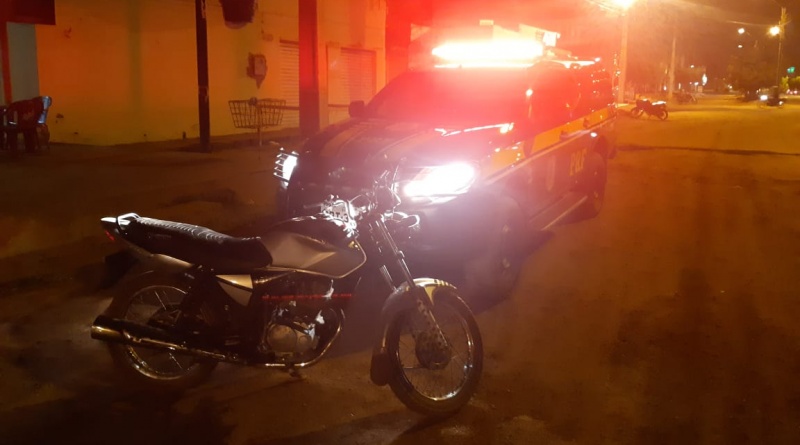 Motocicleta é apreendida pela PRF em Picos