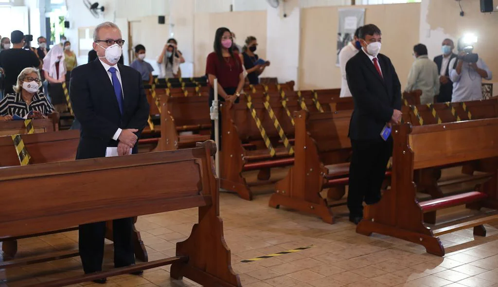 Prefeito Firmino Filho e governador Wellington Dias na missa de aniversário de Teresina