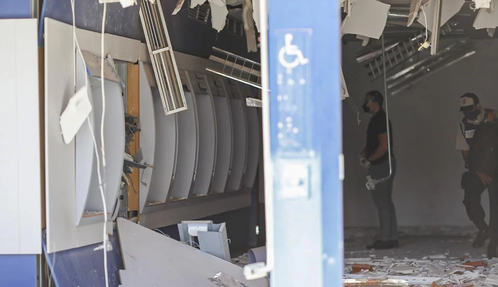 Agência ficou totalmente destruída 